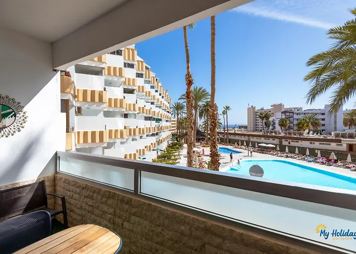 Lenas Modern Apartment